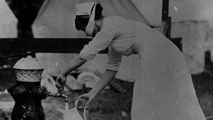 influenza-nurse-water-xl