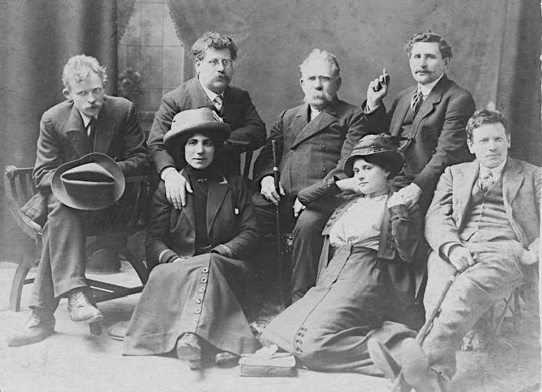 Group of Jewish anarchists in London, including Rudolf Rocker and Milly Witkop